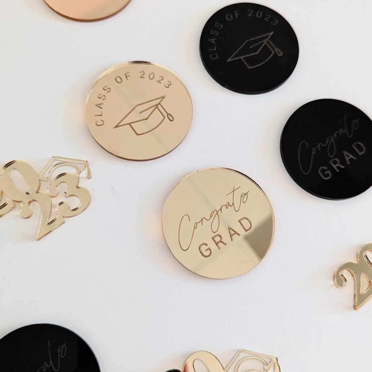 Congrats Grad / Class of Cupcake Charms AALVO