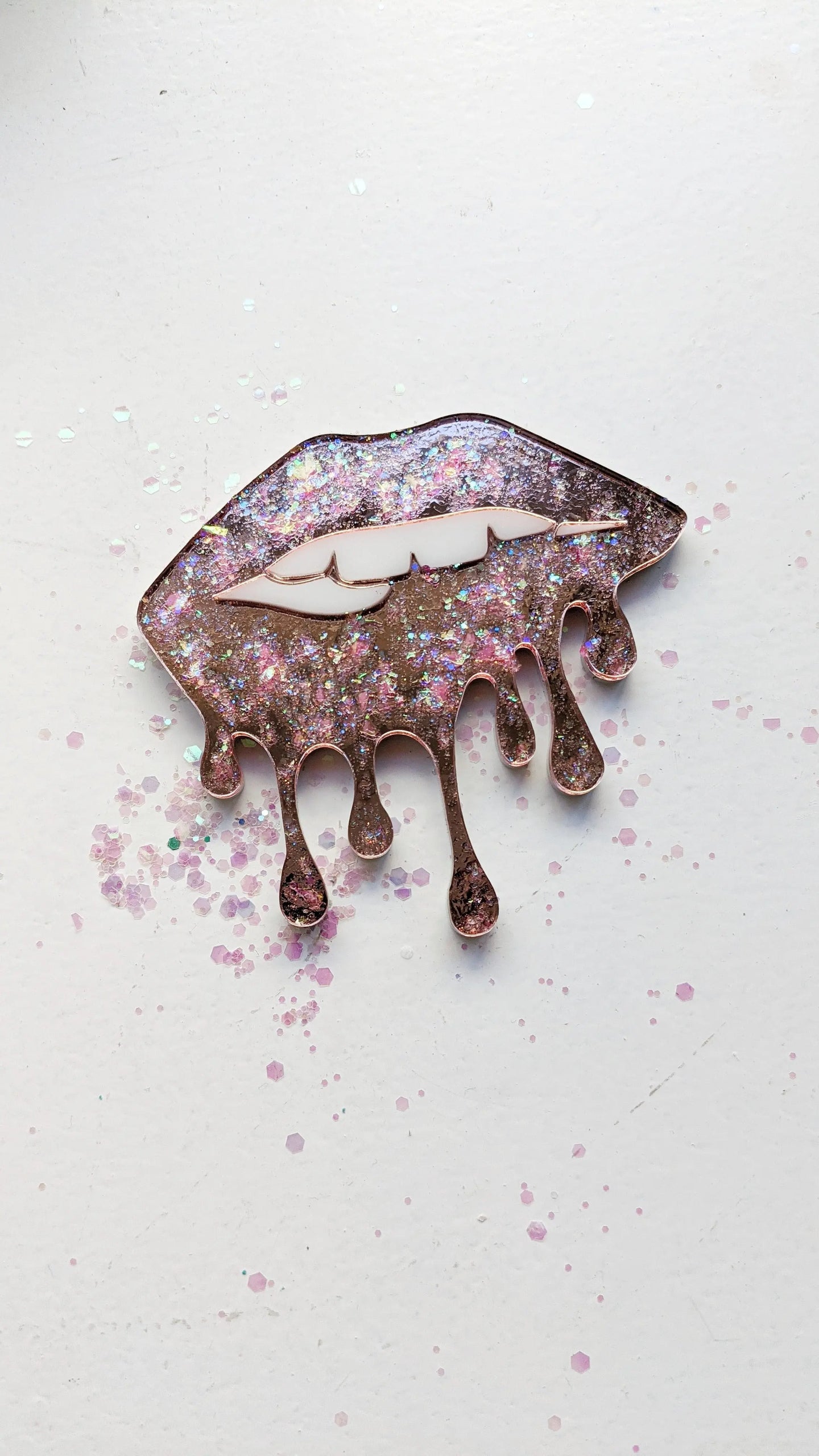 Dripping Lips - Glitter Cake Plaque