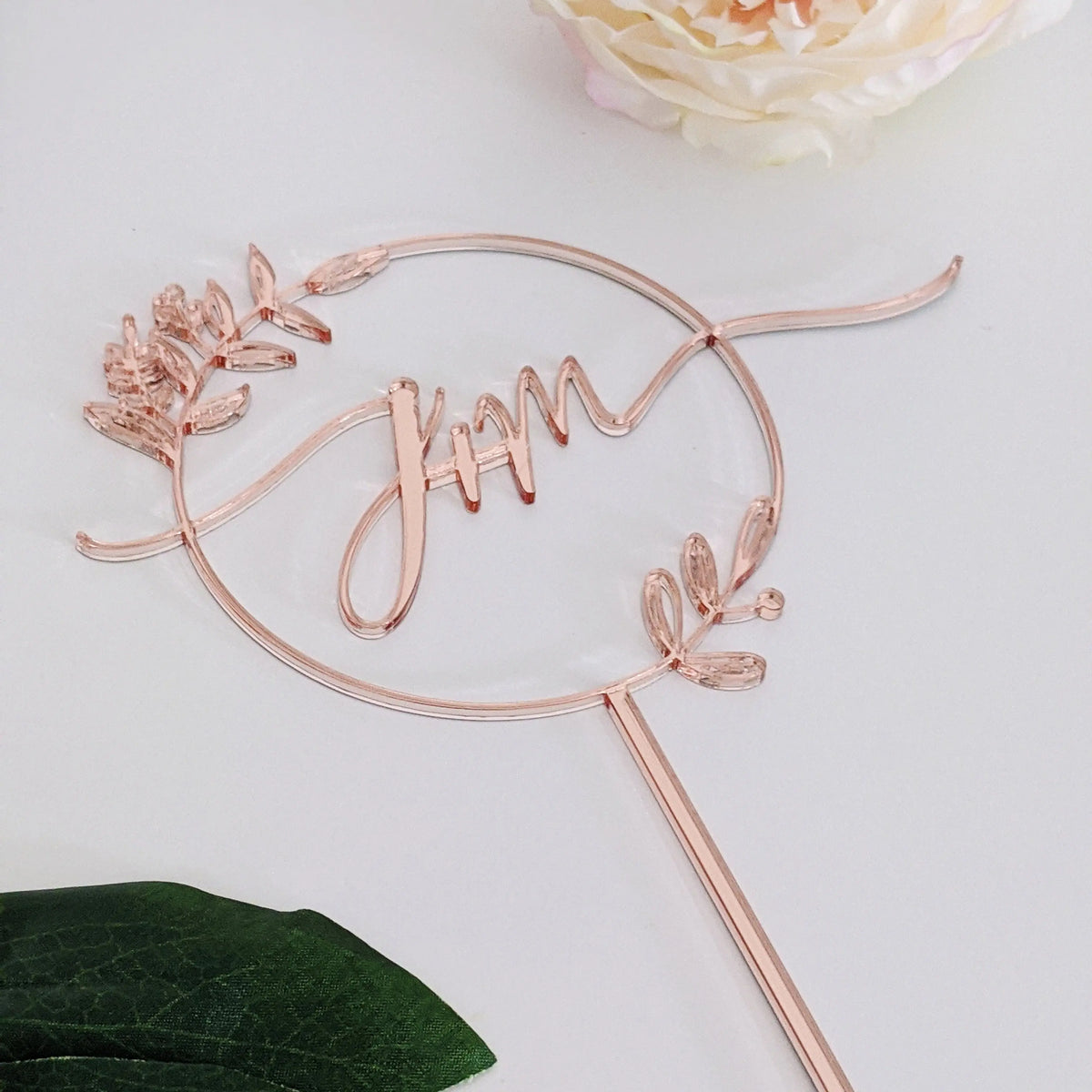 Round Wreath Initials Cake Topper vendor-unknown